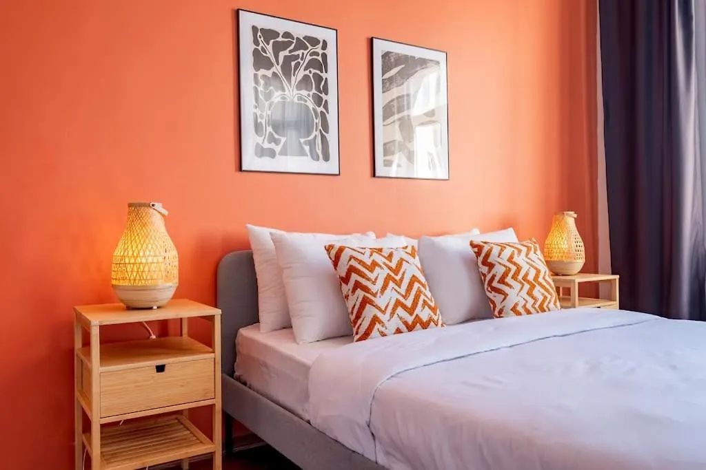 High-Ceiling Three-Bedroom Central Apartment İstanbul